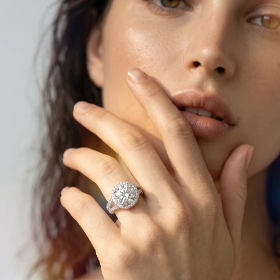magnific_ultra-closeup-highfashion_ubYOFWaQLD